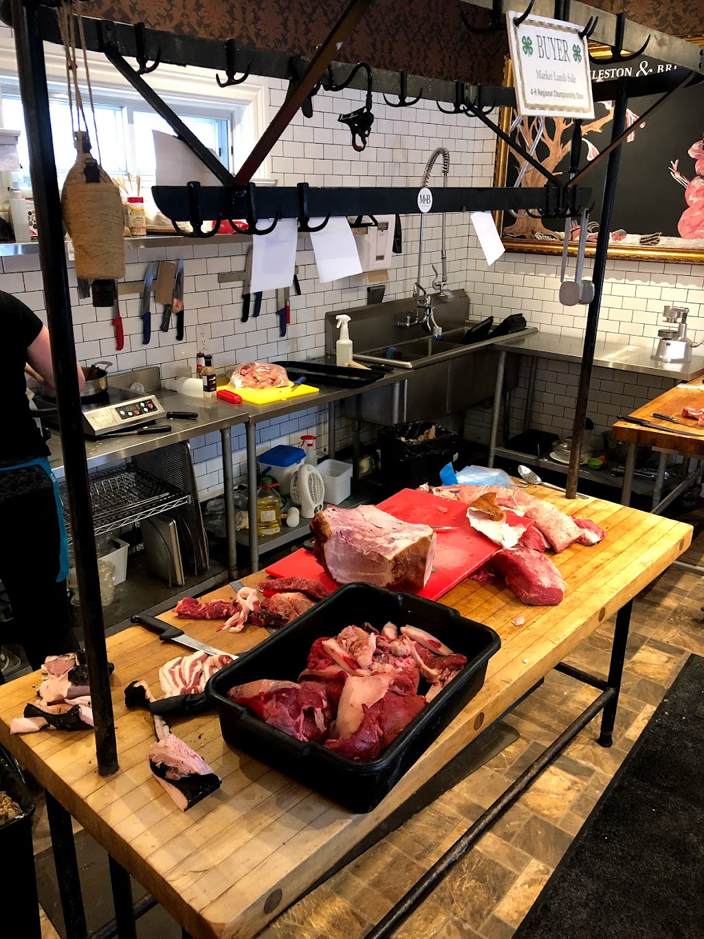 Muckleston & Brockwell - A Fine Butchery | 127 Beechwood Ave., Ottawa, ON K1M 1L5, Canada | Phone: (613) 745-2244