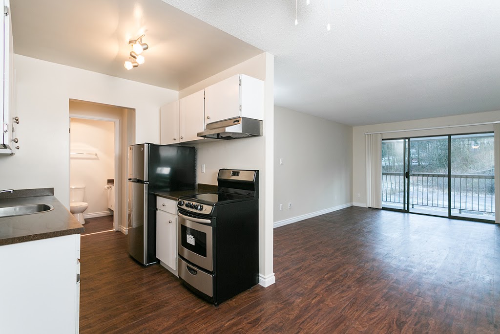 St. Johns Apartments | 2010 St Johns St, Port Moody, BC V3H 2A2, Canada | Phone: (604) 239-0835