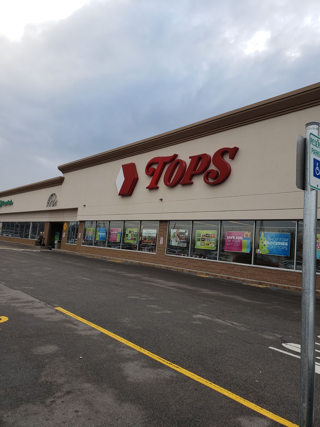 Tops Friendly Markets | 2351 Maple Rd, Amherst, NY 14221, USA | Phone: (716) 515-3200