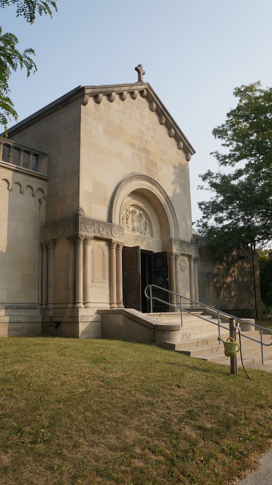 Woodland Cemetery | 119 Arlington Blvd, Kitchener, ON N2A 2G8, Canada | Phone: (519) 741-2880