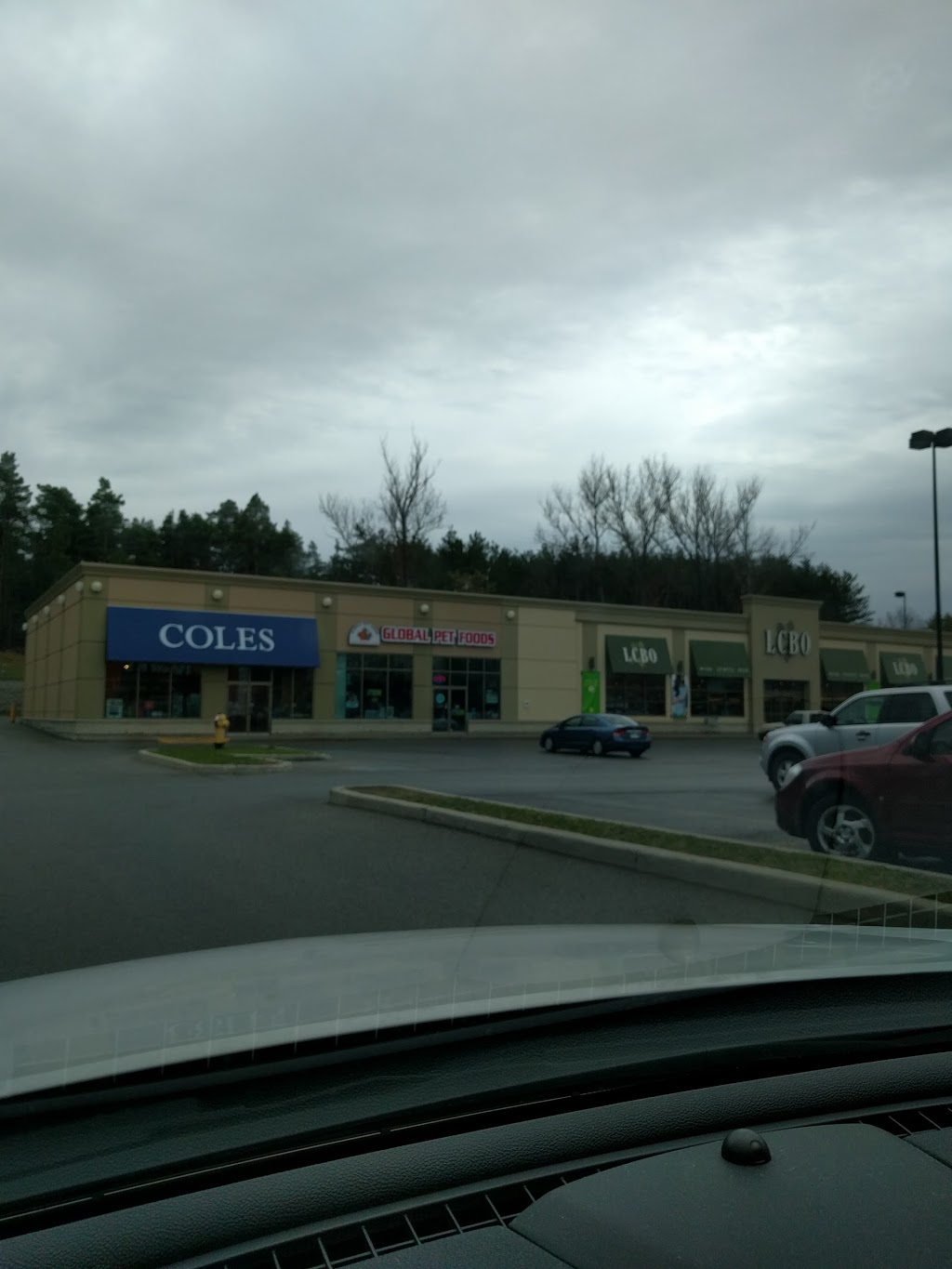 Coles | Gateway Commercial Centre, 2B Welwood Dr, Uxbridge, ON L9P 1Z7, Canada | Phone: (905) 852-4002