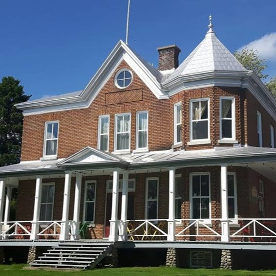 Resto-Gîte Le Lutin Marmiton | 2410 Ave Principale, Saint-Élie-de-Caxton, QC G0X 2N0, Canada | Phone: (819) 221-2150