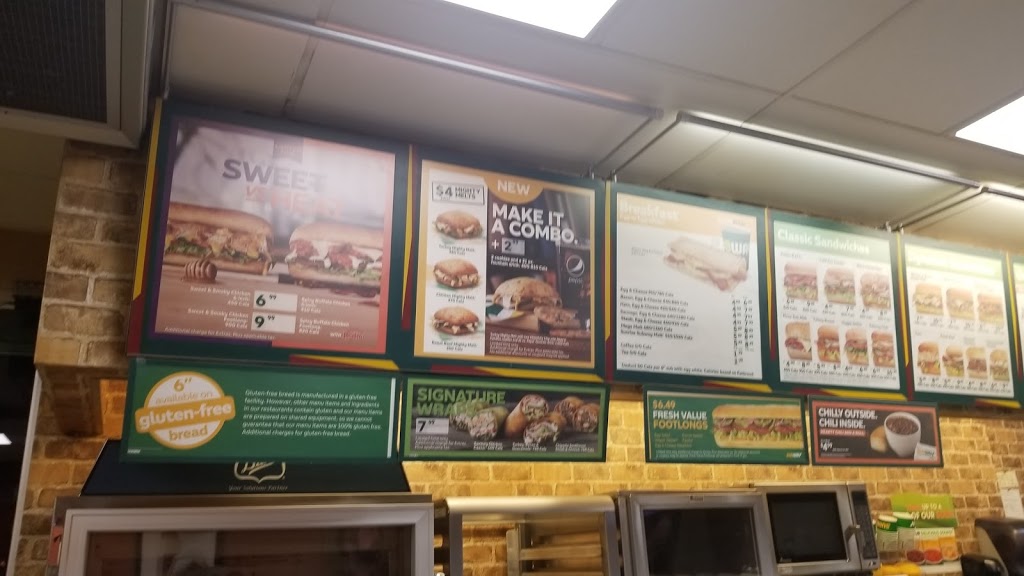 Pandosy Subway Restaurant | 3001 Pandosy St, Kelowna, BC V1Y 1W3, Canada | Phone: (250) 763-4004