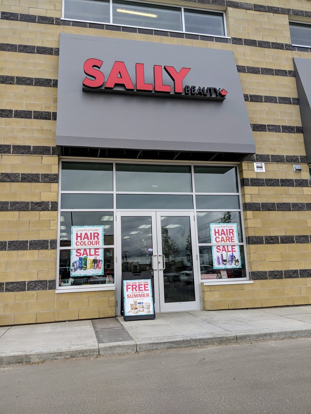 Sally Beauty | store | 65 Sage Hill Plaza NW #112, Calgary, AB T3R 0S4, Canada | 5873237111 OR +1 587-323-7111