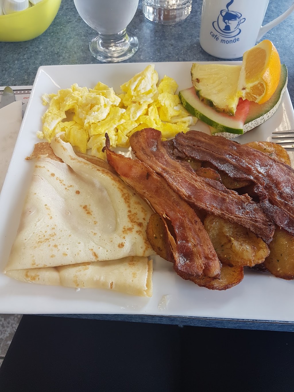 Resto jos-oeuf | 5825 Chemin Gauthier, Terrebonne, QC J7M 1R6, Canada | Phone: (450) 478-1415