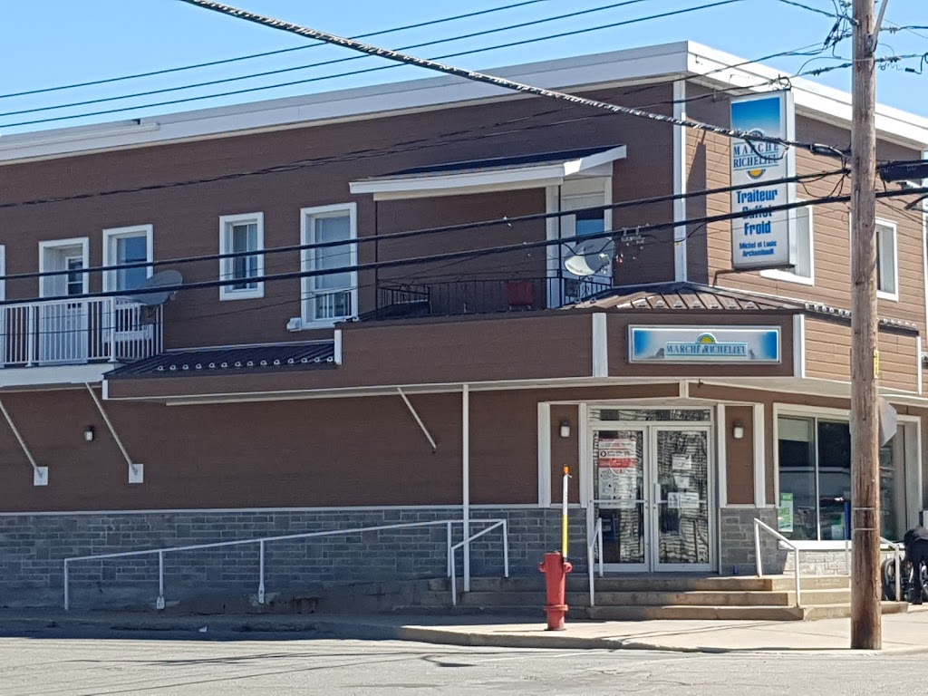 Marché Richelieu - Marché 424 (La Tuque) Inc. | 424 Rue St Joseph, La Tuque, QC G9X 1M2, Canada | Phone: (819) 523-2768