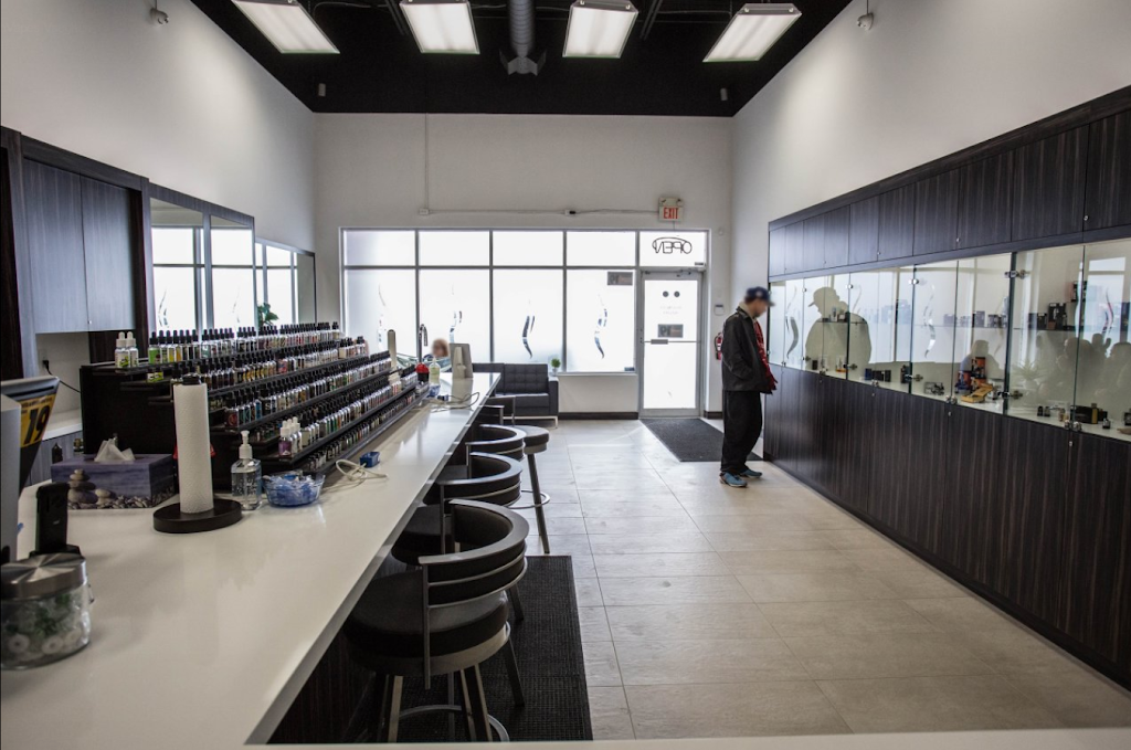 DashVapes Vaughan | 3120 Rutherford Rd, Concord, ON L4K 0B1, Canada | Phone: (905) 205-0546