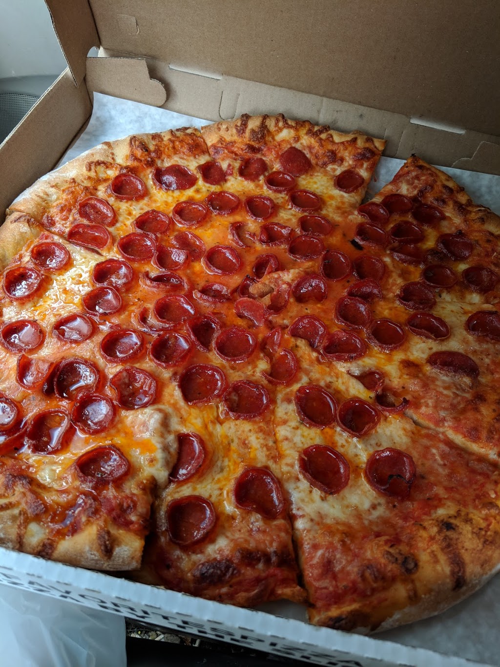 Favorites Pizza & Wings Amherst | 3034 Sweet Home Rd, Buffalo, NY 14228, USA | Phone: (716) 564-8880