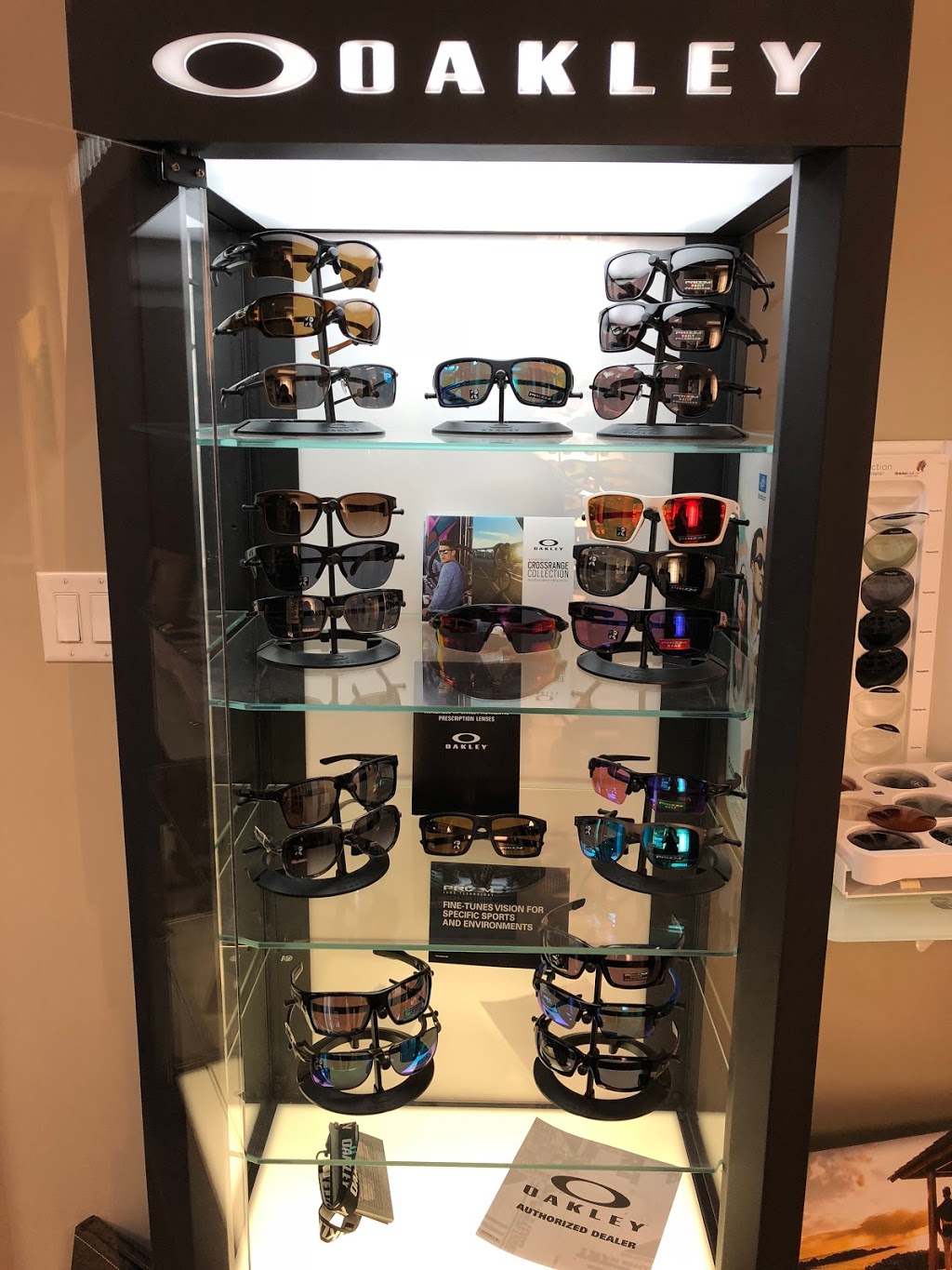 Cowichan Eyecare | 1400 Cowichan Bay Rd, Cobble Hill, BC V0R 1L3, Canada | Phone: (250) 743-8899
