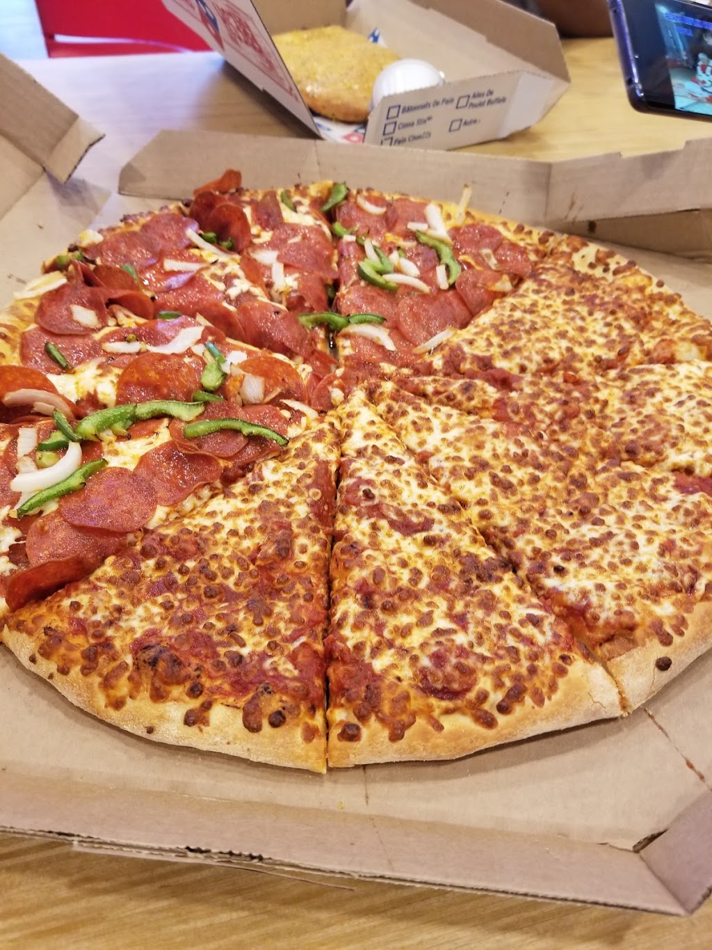 Dominos Pizza | 1684 Lakeshore Rd W, Mississauga, ON L5J 1J5, Canada | Phone: (905) 855-9000