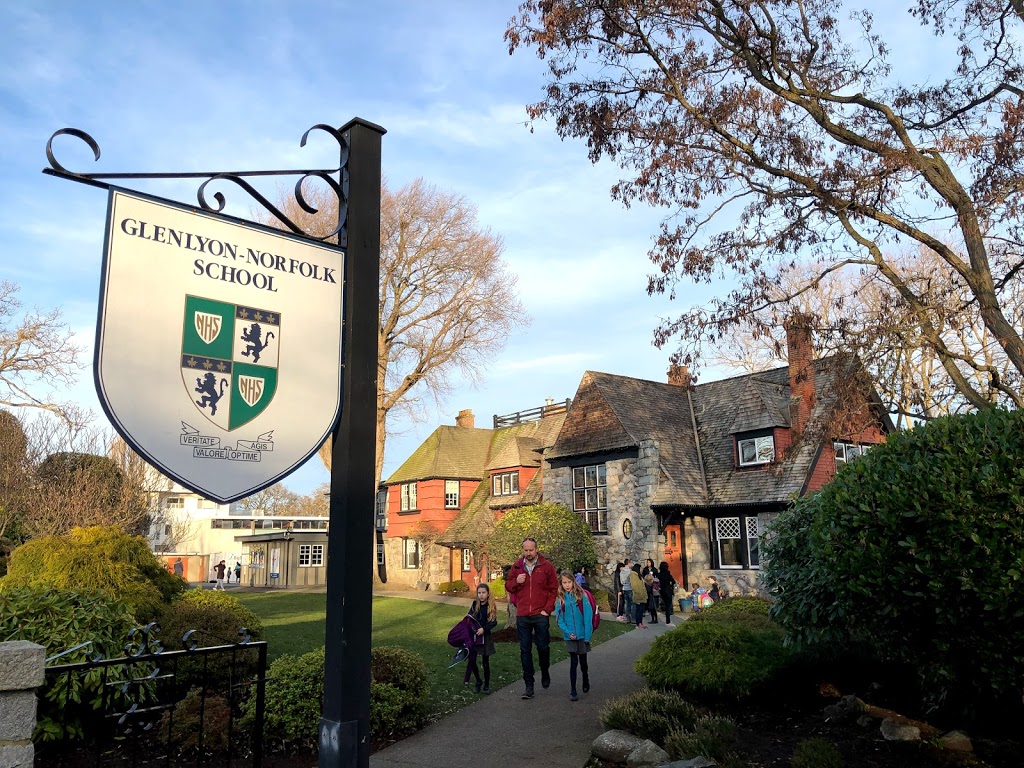 Glenlyon Norfolk School – Junior School | 1701 Beach Dr, Victoria, BC V8R 6H9, Canada | Phone: (250) 370-6854