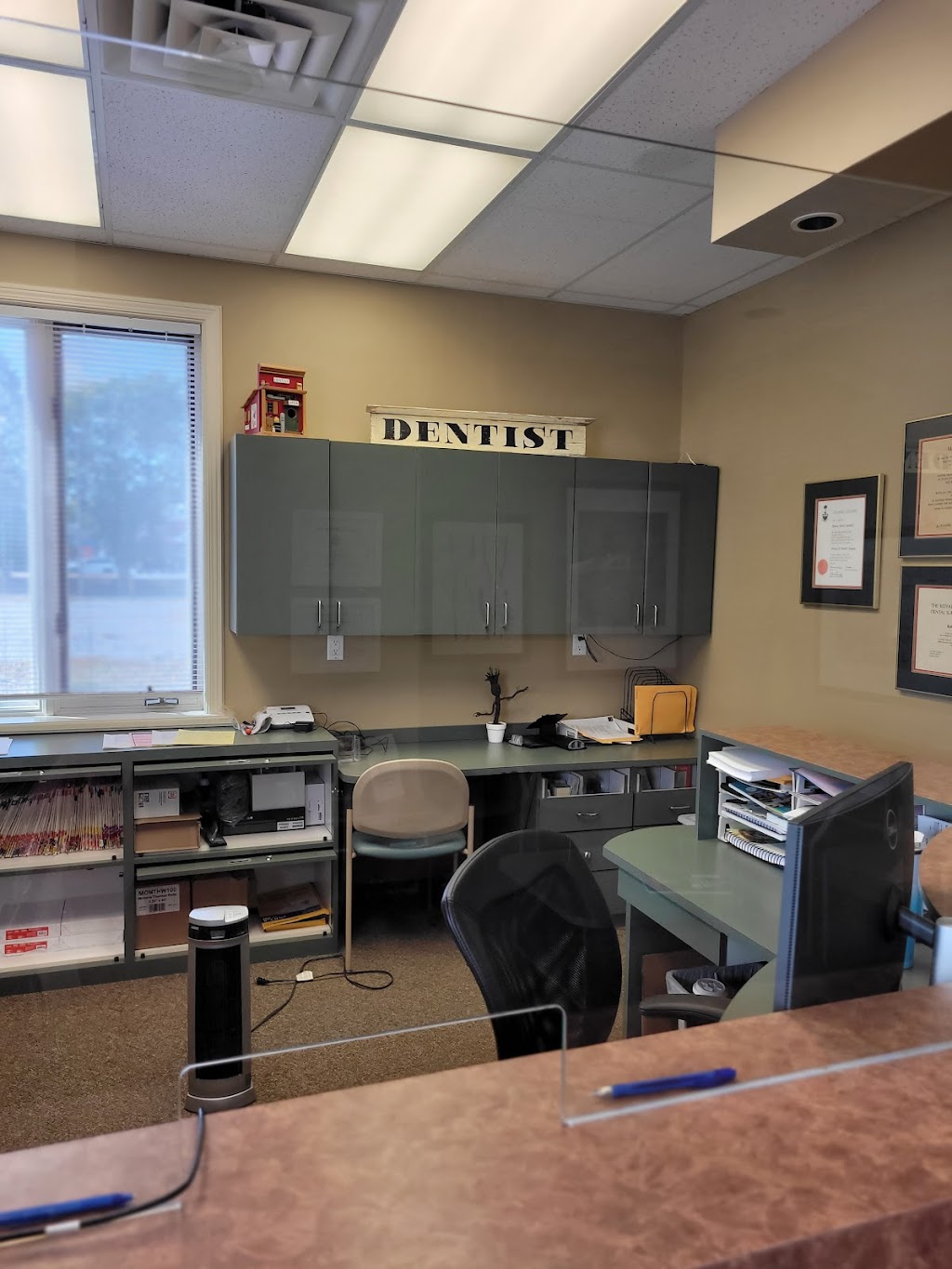 Zaichick Robert Dr | 444 Dundas St E, Belleville, ON K8N 1E9, Canada | Phone: (613) 967-6453