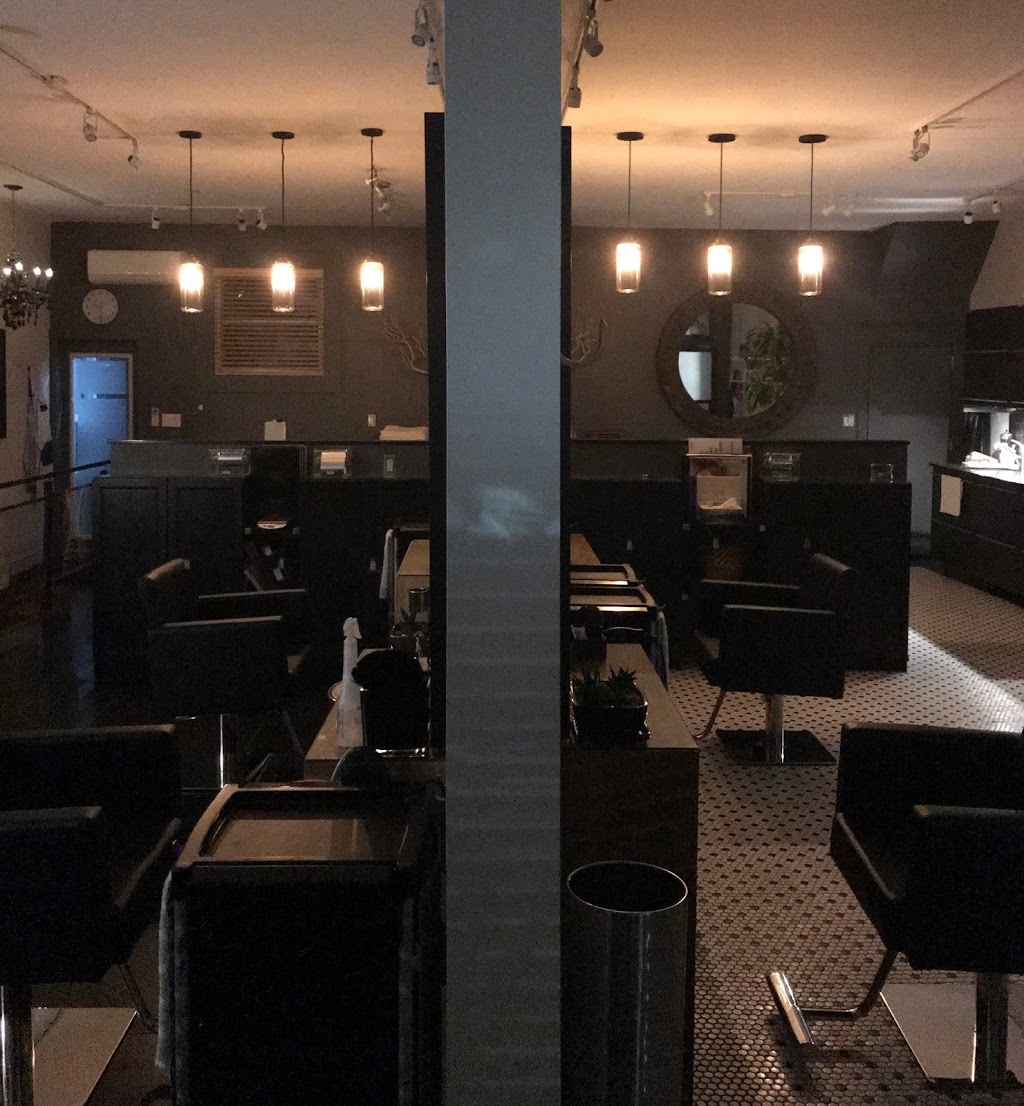 The Vanity Co. | 824 Broadview Ave, Toronto, ON M4K 2P7, Canada | Phone: (416) 466-2266