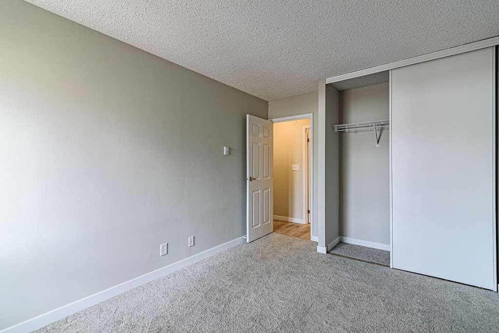 Redfern Gardens | 437 Hamilton Ave, Winnipeg, MB R2Y 2C6, Canada | Phone: (204) 888-8540