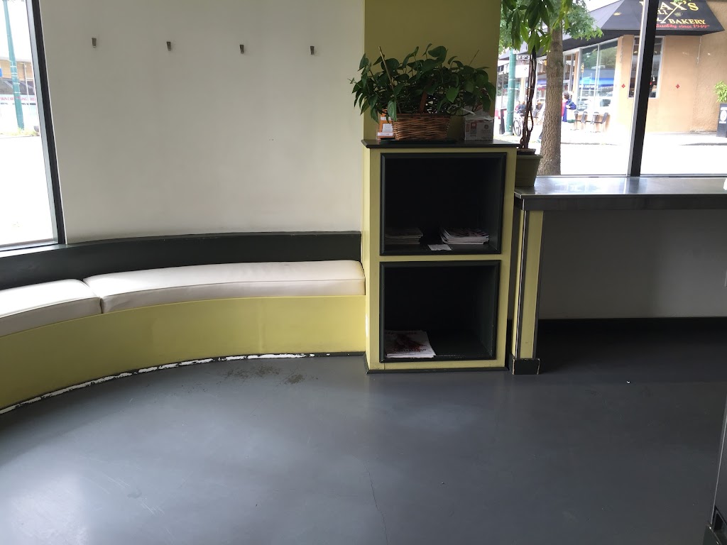 Oaksville Laundromat | 3099 Oak St, Vancouver, BC V6H 2K8, Canada | Phone: (604) 734-9274