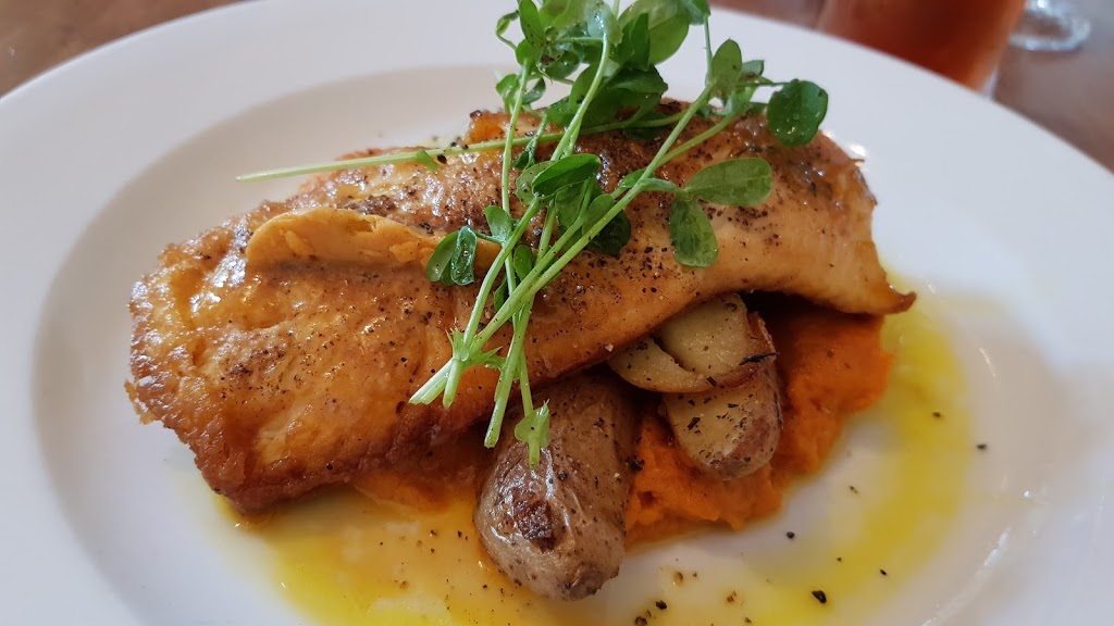 Azzurra Trattoria | 100 Pine St, Collingwood, ON L9Y 2P1, Canada | Phone: (705) 445-7771
