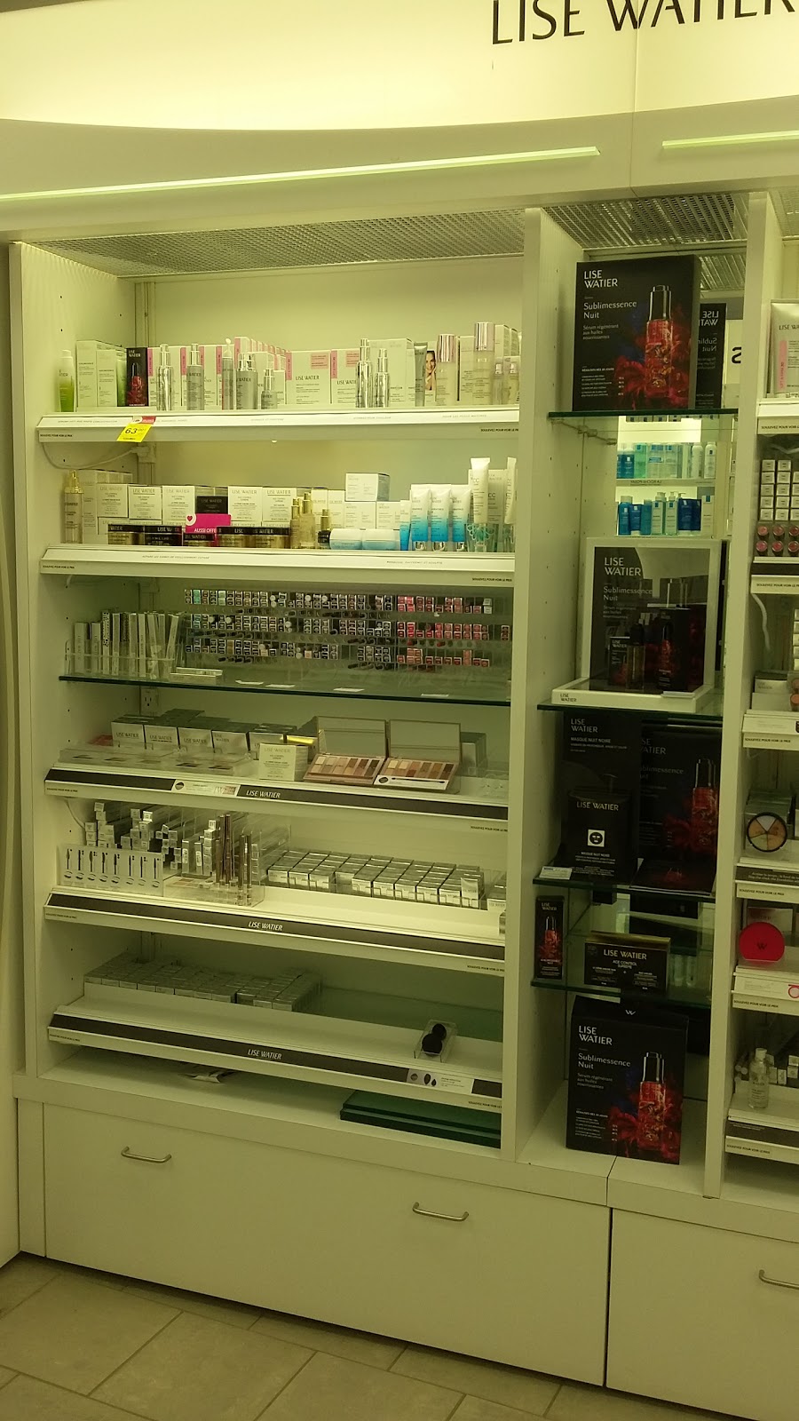 Centre commercial Place Donnacona | 325 Rue de lÉglise, Donnacona, QC G3M 2A2, Canada | Phone: (418) 285-2781