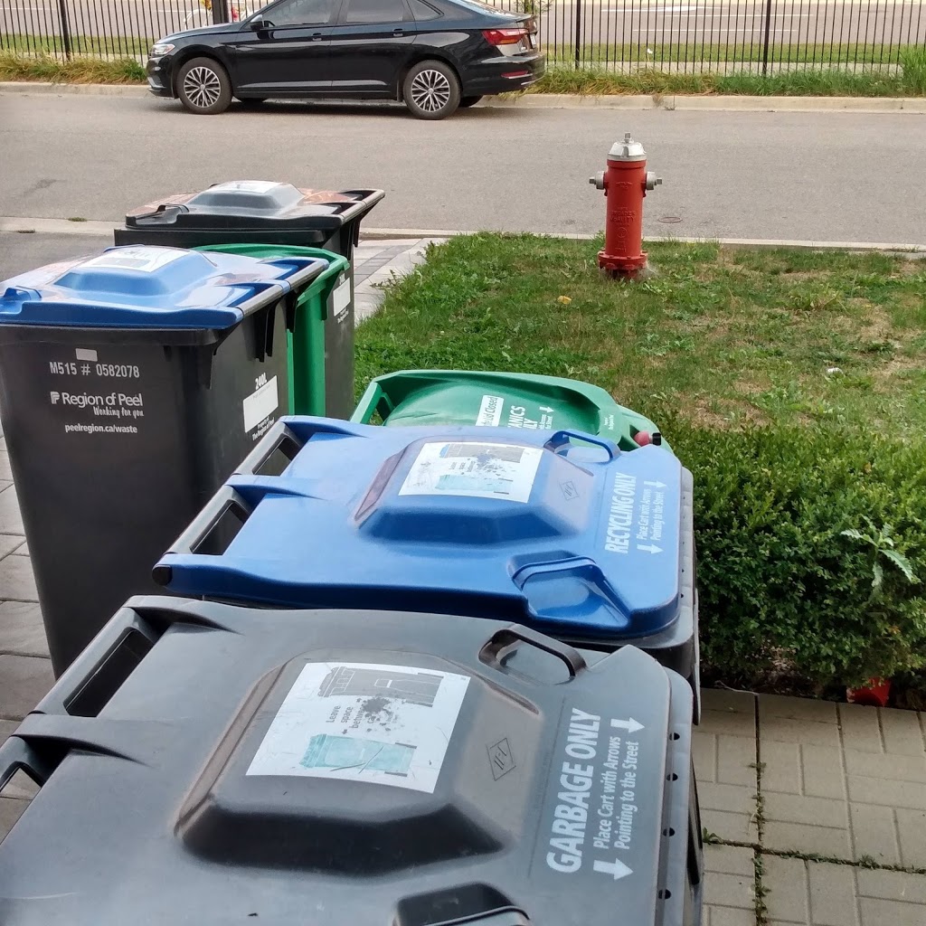 binmover canada | 10 Memory Ln, Brampton, ON L7A 0V9, Canada | Phone: (647) 901-2467