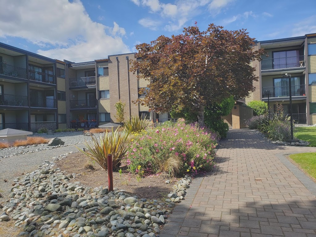 Julia Blackburn, RE/MAX Camosun REALTOR® in Victoria BC | 4440 Chatterton Way, Victoria, BC V8X 5J2, Canada | Phone: (778) 677-7387