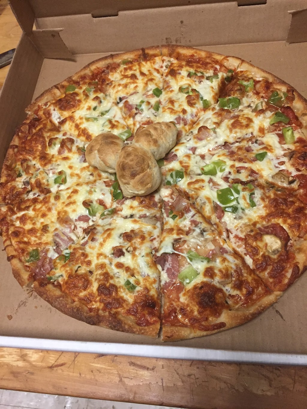 Golden Pizza | 1201 Broadview Ave, East York, ON M4K 2T1, Canada | Phone: (416) 425-3787
