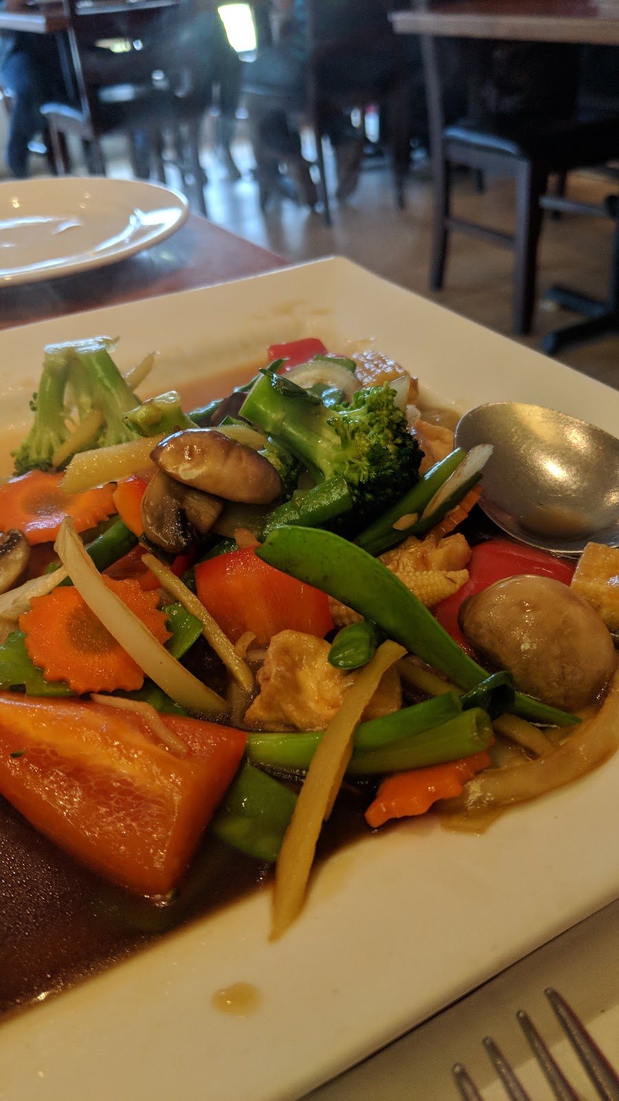 Talay Thai Dartmouth Restaurant | 984 Cole Harbour Rd, Dartmouth, NS B2V 1E7, Canada | Phone: (902) 462-1600