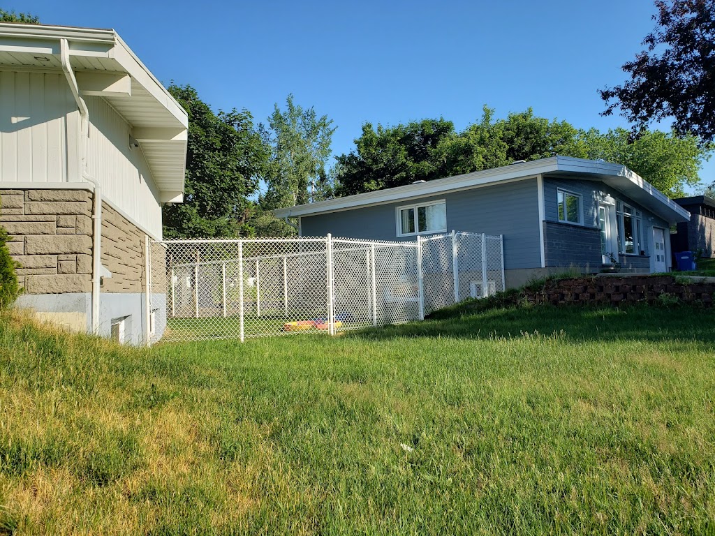 Clôture Beau Soleil | 213 QC-138, Saint-Augustin-de-Desmaures, QC G3A 0G2, Canada | Phone: (418) 682-1300