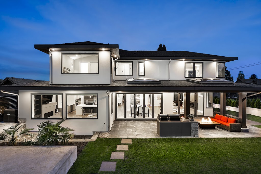 Sotheby’s International Realty: Clive, Steve & Paul | 3164 Edgemont Blvd, North Vancouver, BC V7R 2N9, Canada | Phone: (604) 908-2685