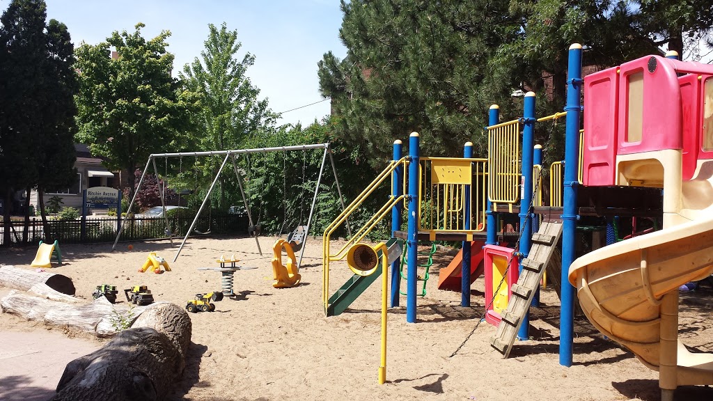 Ritchie Avenue Parkette | 77 Ritchie Ave, Toronto, ON M6R 2K1, Canada | Phone: (416) 338-4386
