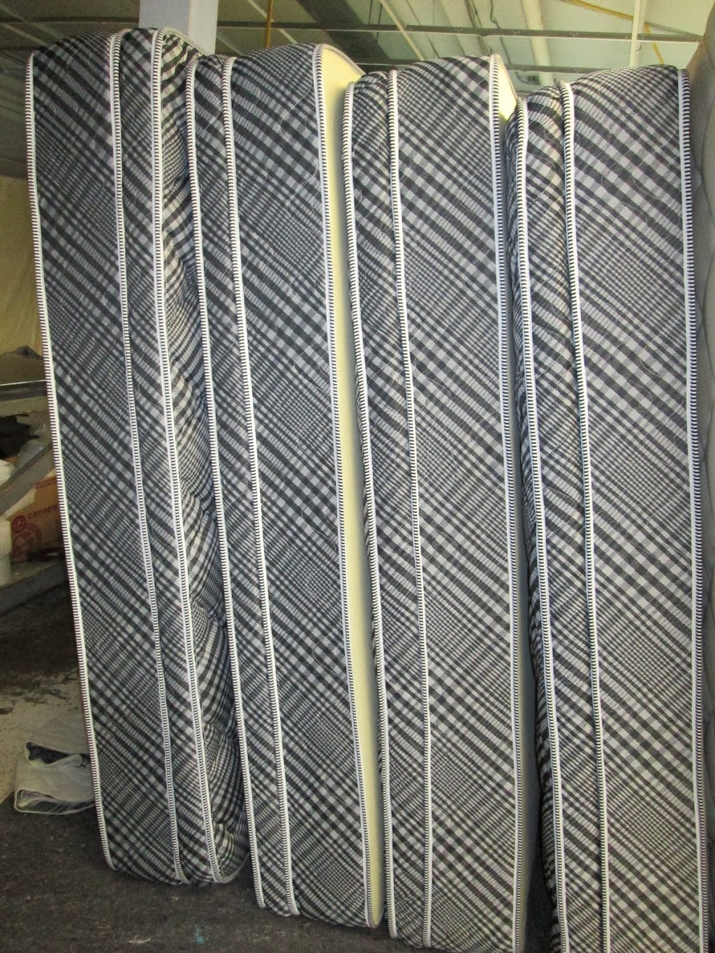 Quality Mattress Factory | 2700 St Clair Ave W, York, ON M6N 1M2, Canada | Phone: (416) 760-7007