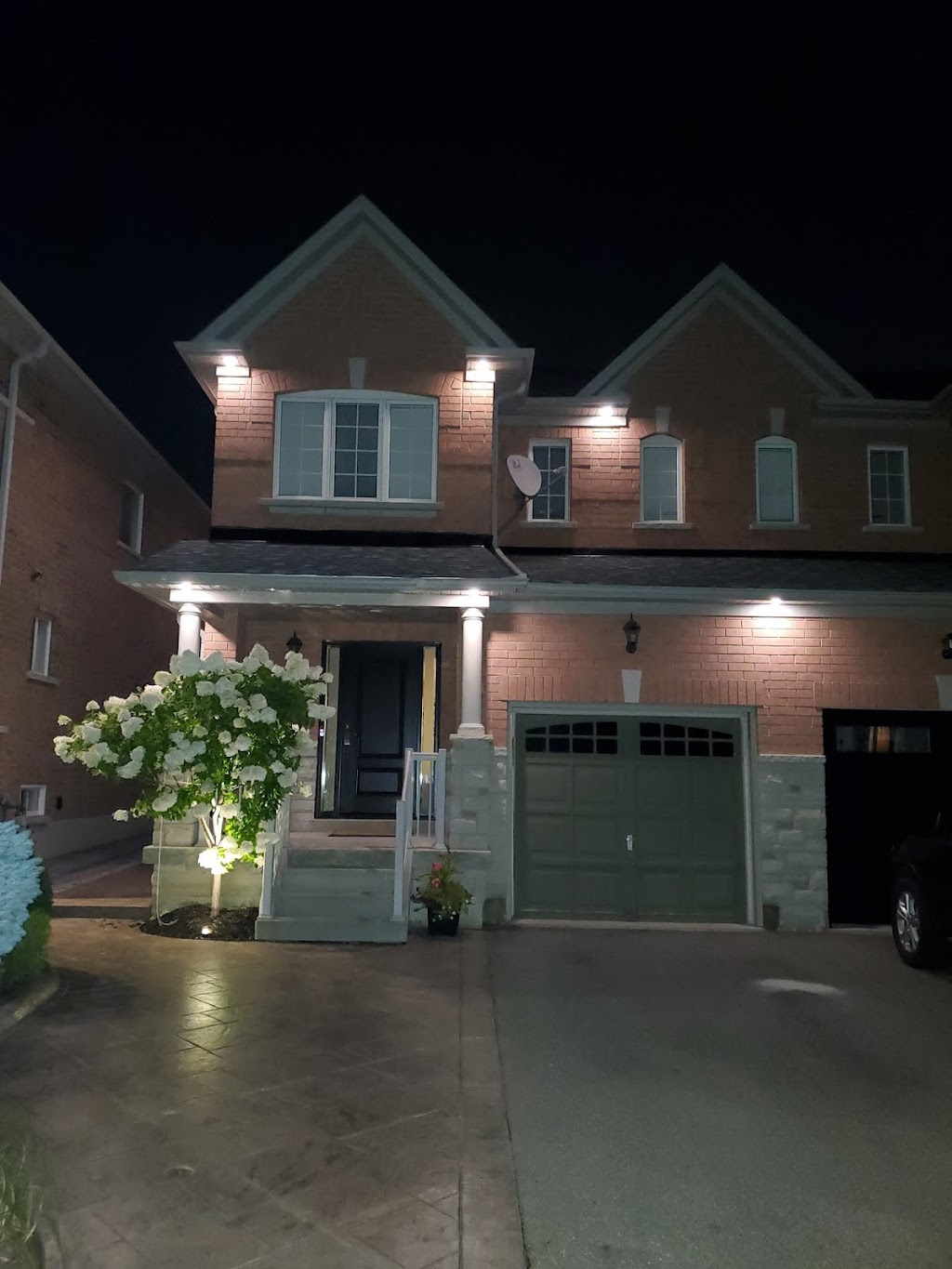 Redtech Electric | 8 Brightsview Dr, Richmond Hill, ON L4E 3Z2, Canada | Phone: (416) 939-8910