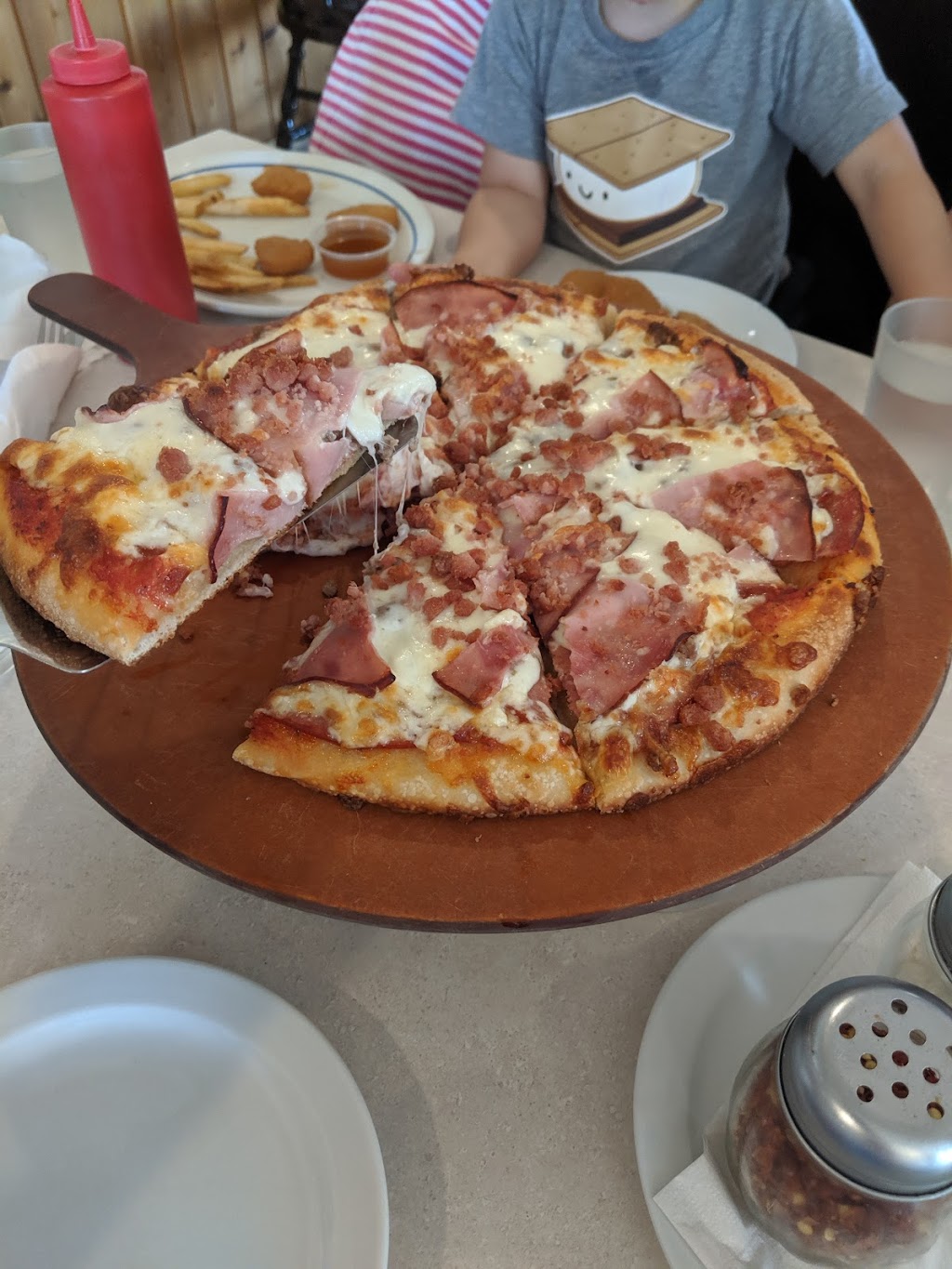 White Goose Family Restaurant | 4601 45 St, Castor, AB T0C 0X0, Canada | Phone: (403) 882-2333