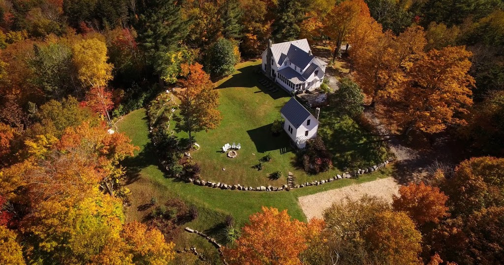 The Notch House | 5768 VT-5A, Barton, VT 05822, USA | Phone: (646) 535-9068