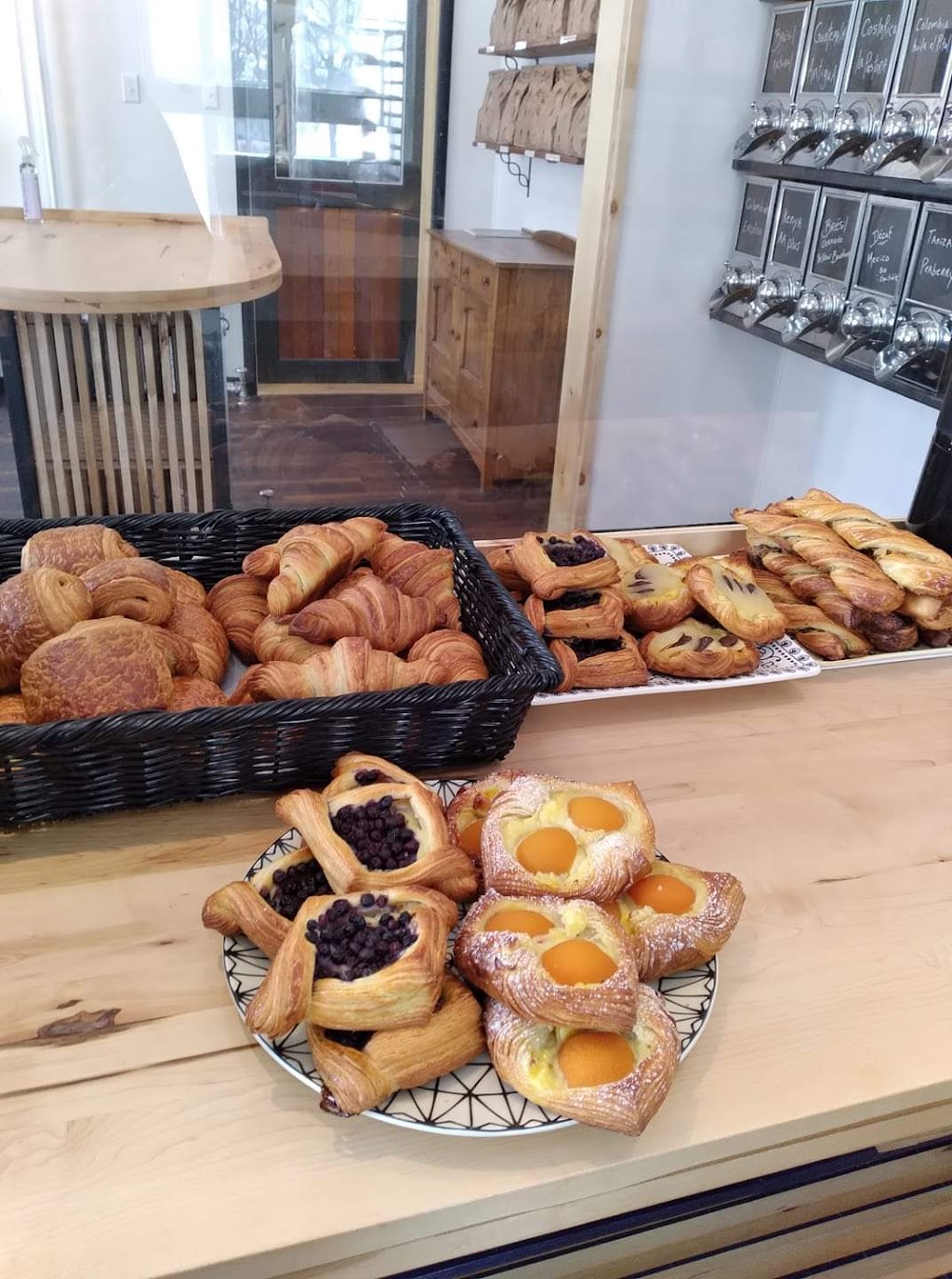 Boulangerie Fleur de Farine | 455 A Av. du Foyer, Saint-Alexandre-de-Kamouraska, QC G0L 2G0, Canada | Phone: (418) 970-0701