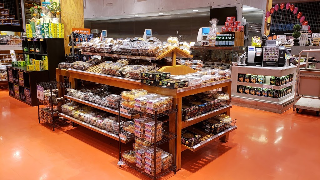 Loblaws | 64 Isabella St, Ottawa, ON K1S 1V4, Canada | Phone: (613) 232-4128