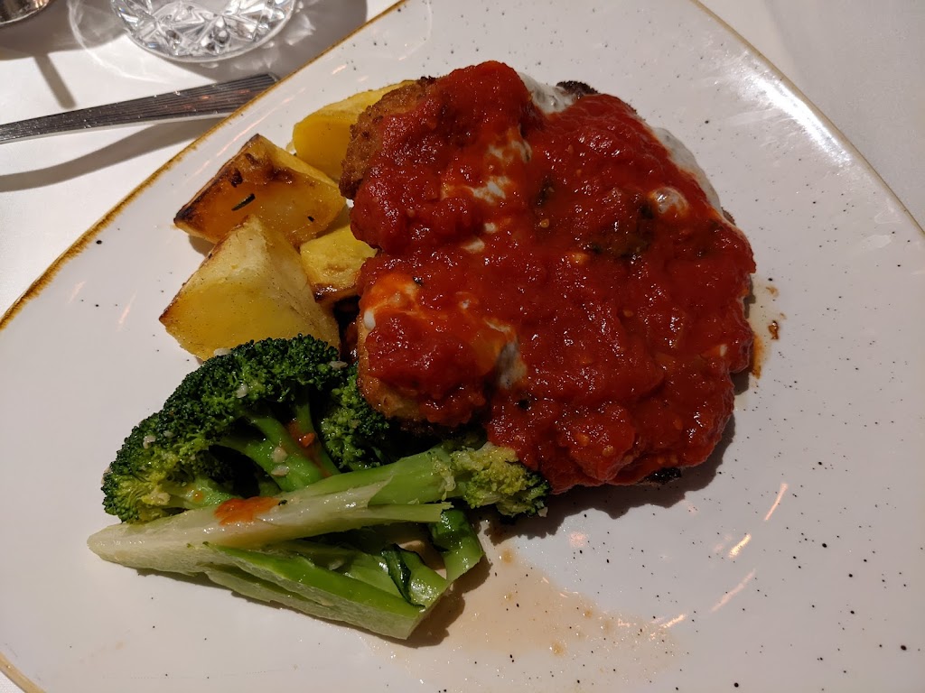 Vittorios Italian Eatery | 6380 Fallsview Blvd, Niagara Falls, ON L2G 7X5, Canada | Phone: (905) 358-2672