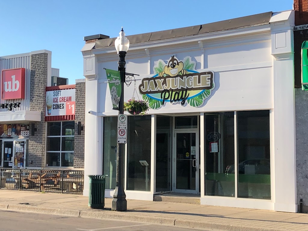 Union Burger | 524 Dundas St, Woodstock, ON N4S 1C4, Canada | Phone: (519) 539-3837