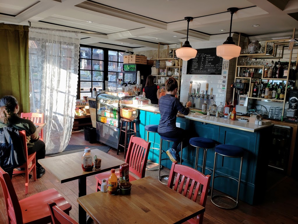 Bodega Henriette | 1801 Gerrard St E, Toronto, ON M4L 2B4, Canada | Phone: (416) 546-6261