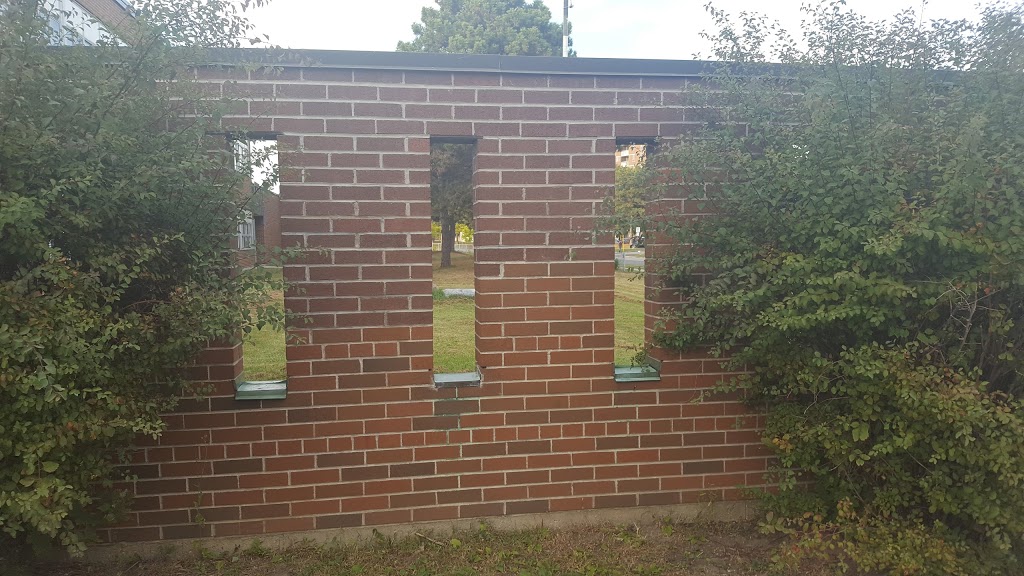 Gosford Public School | 30 Gosford Blvd, North York, ON M3N 2G8, Canada | Phone: (416) 395-2470