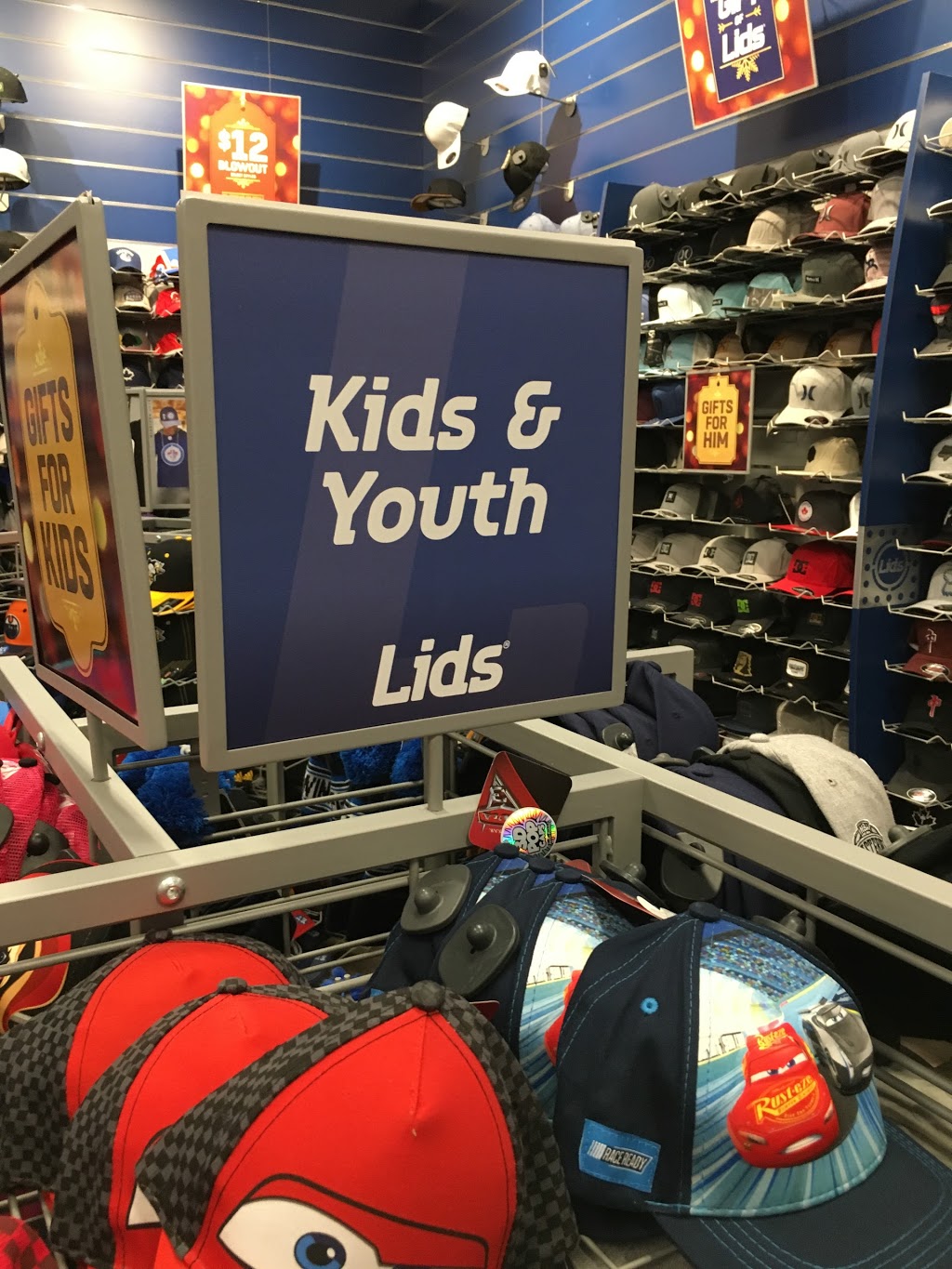 Lids | 555 Sterling Lyon Pkwy S125, Winnipeg, MB R3P 1E9, Canada | Phone: (204) 452-5458