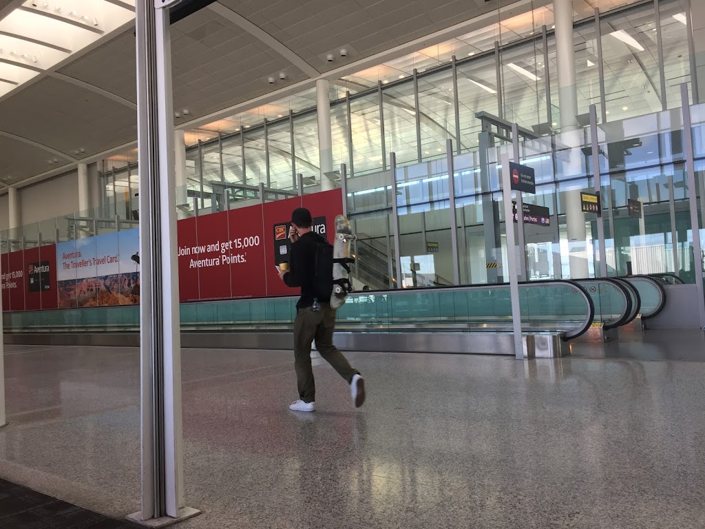 YYZ Limo | 1006-3577 Derry Rd E, Mississauga, ON L4T 1B3, Canada | Phone: (416) 857-9595