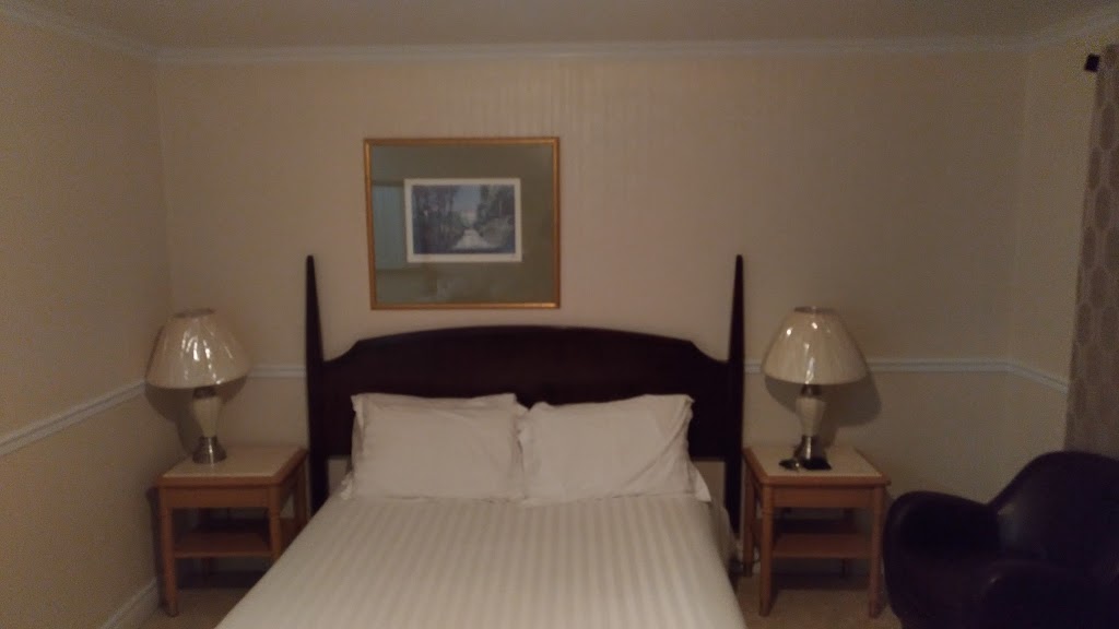 Motel Montcalm | 175 Boulevard Gréber, Gatineau, QC J8T 3R1, Canada | Phone: (819) 568-0144