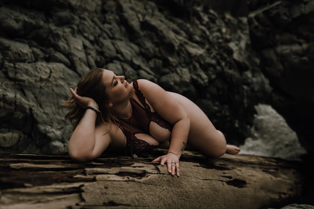 Riske Photography | 3220 Quadra St, Victoria, BC V8X 1G4, Canada | Phone: (250) 538-7387