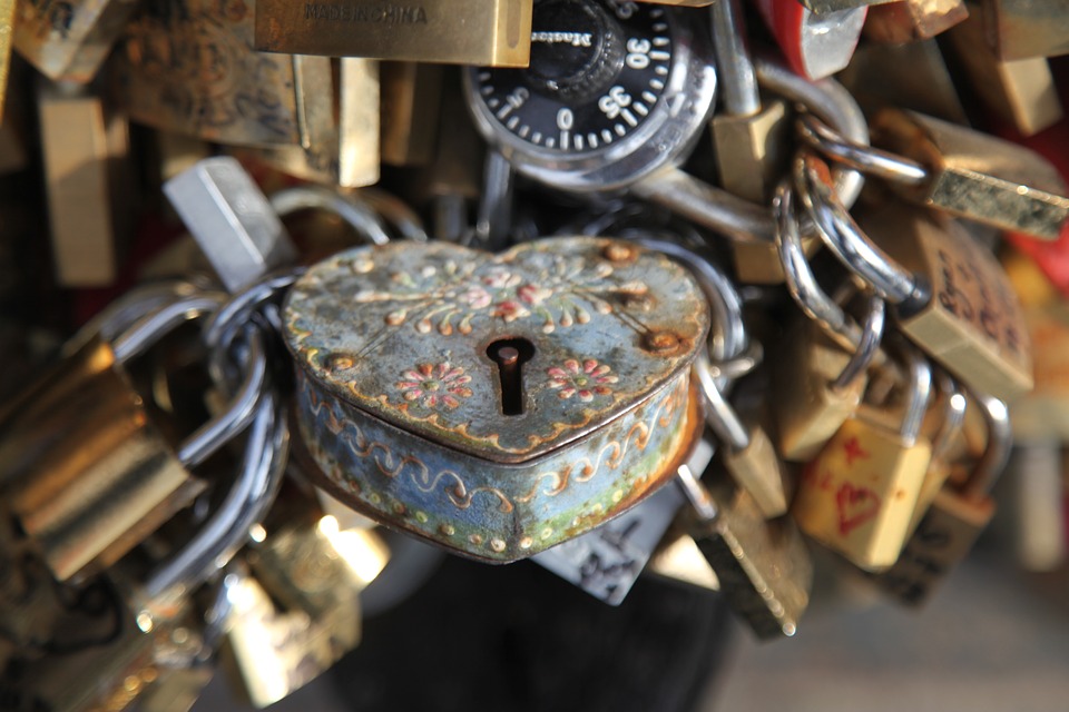 Supper G & R Calgary Lock Services North | 307 Trafford Dr NW, Calgary, AB T2K 2T1, Canada | Phone: (403) 870-4095