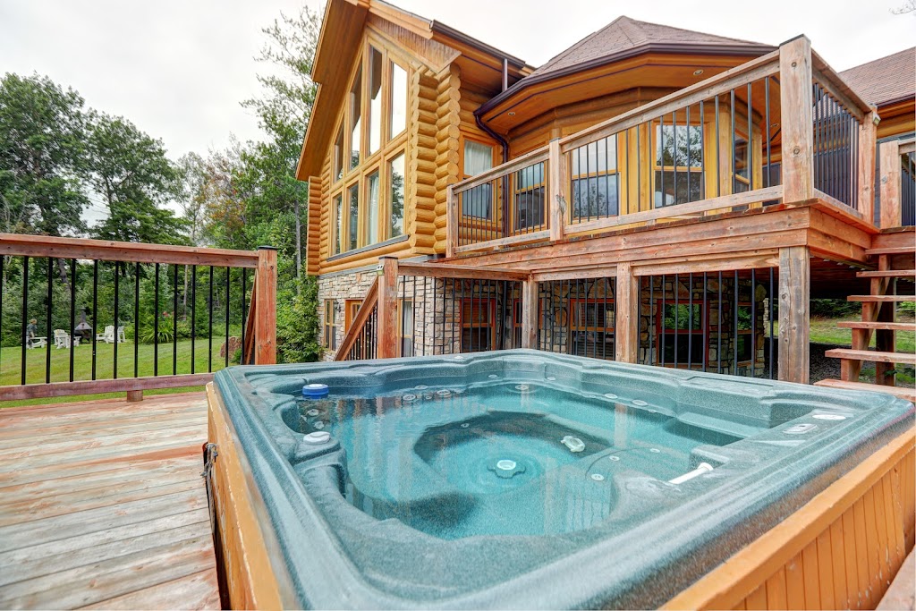 Chalet no. 84 by Fiddler Lake Resort® (Cerf-Deer) | 21 Chem. du Grand-Pic, Mille-Isles, QC J0R 1A0, Canada | Phone: (800) 721-0371