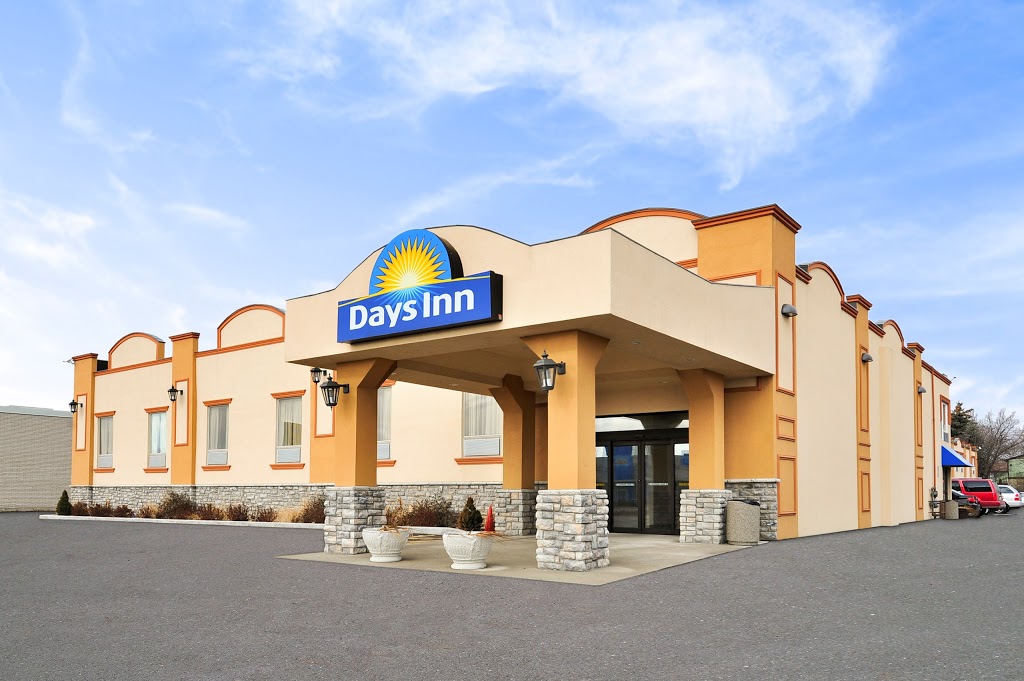 Days Inn by Wyndham Brampton | 260 Queen St E, Brampton, ON L6V 1B9, Canada | Phone: (905) 457-8880