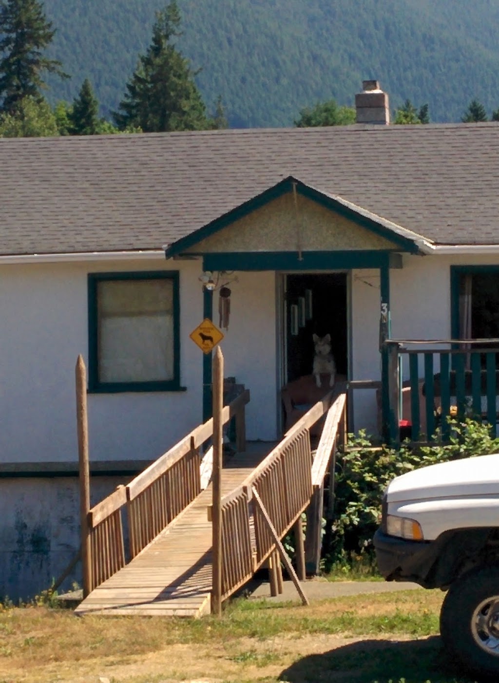 Grab Bag Emporium Ltd | 18 Cottonwood St, Lake Cowichan, BC V0R 2G0, Canada | Phone: (250) 749-6331