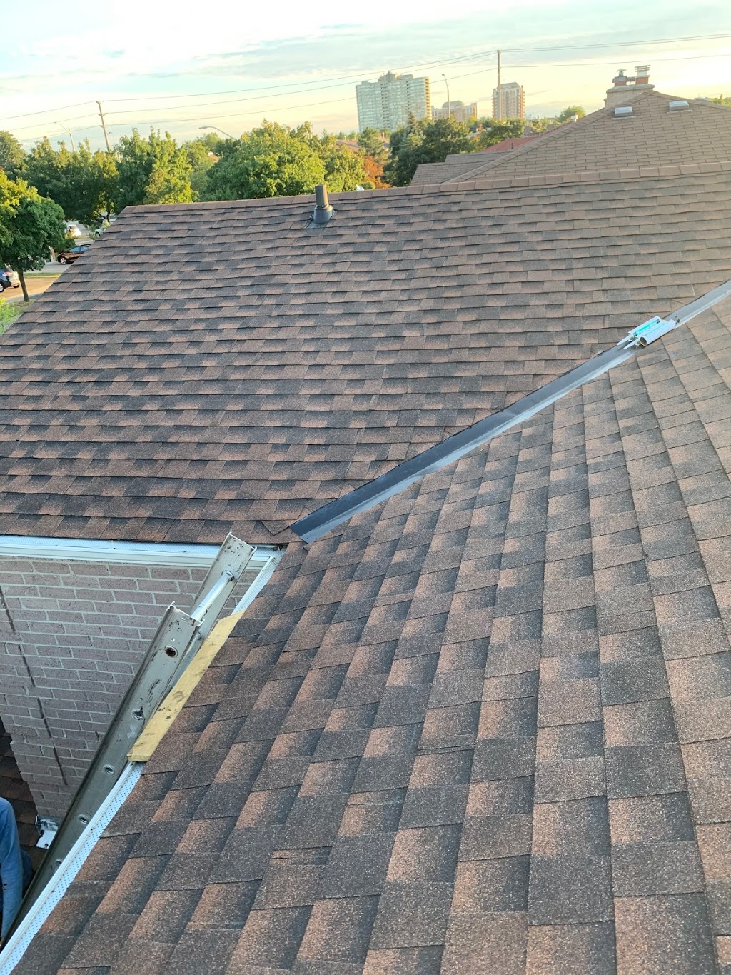 MJ Guardian Roofing | 633 Cardiff St, Waterloo, ON N2T 2P2, Canada | Phone: (226) 978-0015