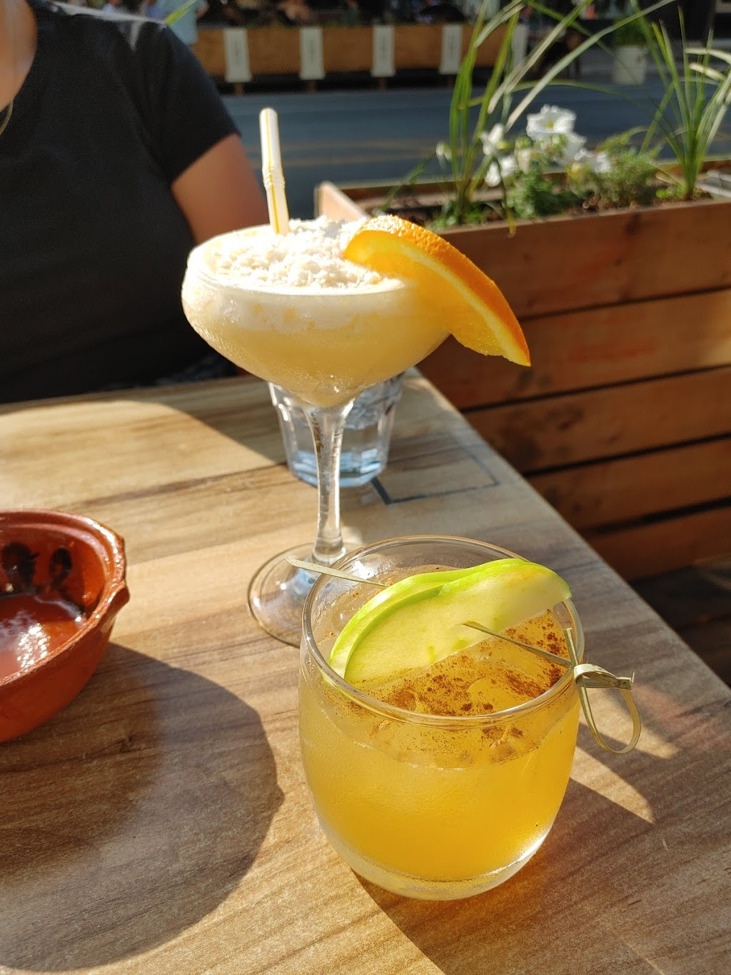 Le Karisma Taco Bar | 114 Av. Laurier O, Montréal, QC H2T 2N7, Canada | Phone: (514) 277-9500