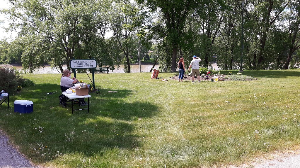 Bronx Park | Winnipeg, MB R2K 0Z5, Canada | Phone: (204) 667-5731
