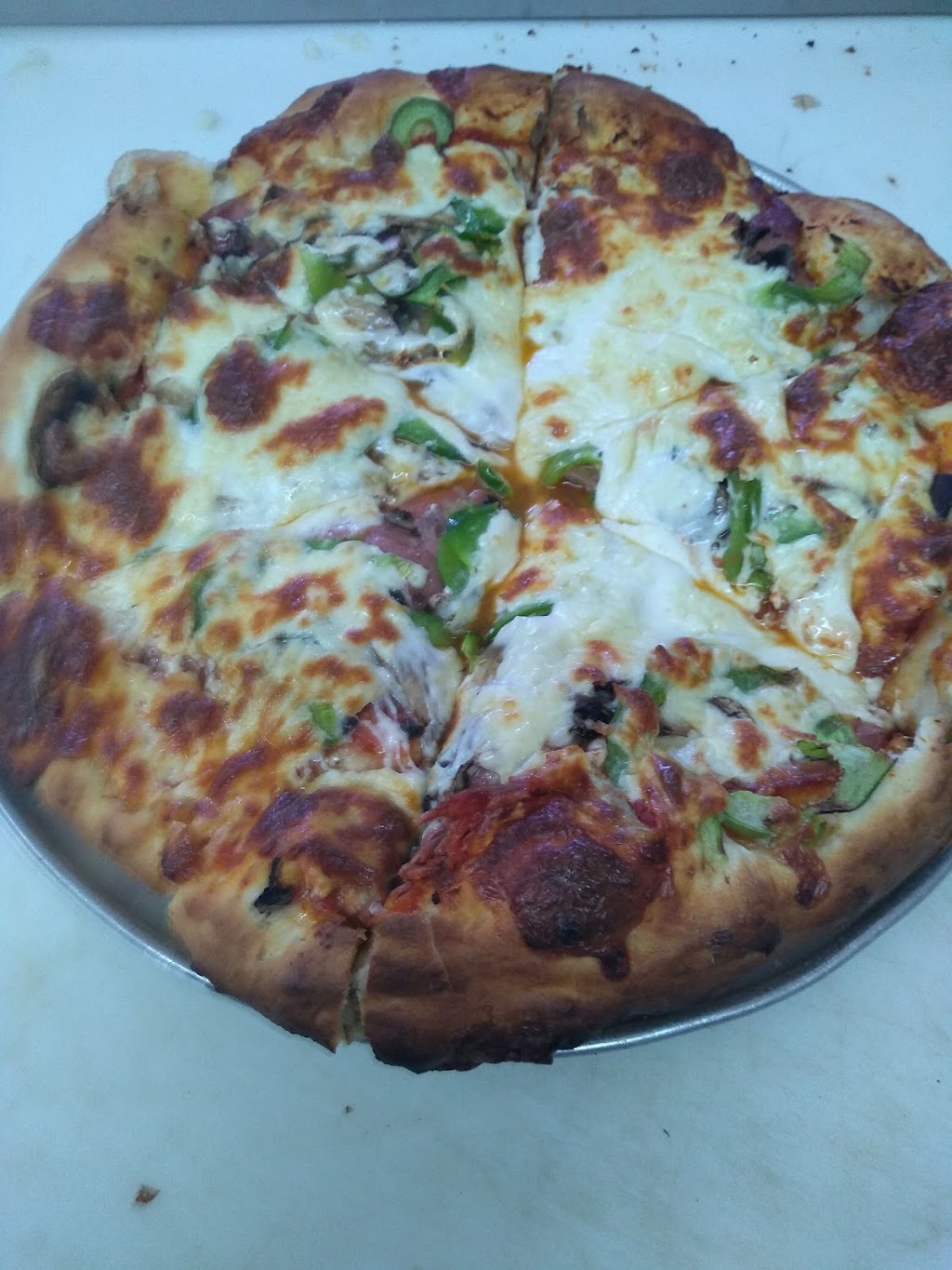 Restaurant Elios Pizzeria | 600 QC-349, Saint-Alexis-des-Monts, QC J0K 1V0, Canada | Phone: (819) 265-3499